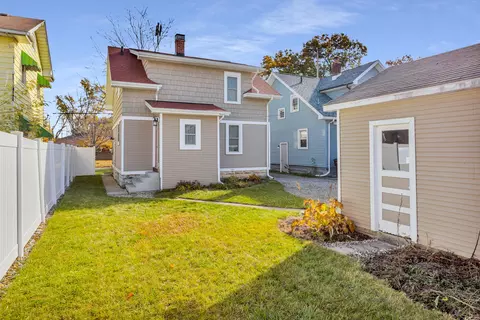 556 Orange St, Jackson, MI 49202 photo 3