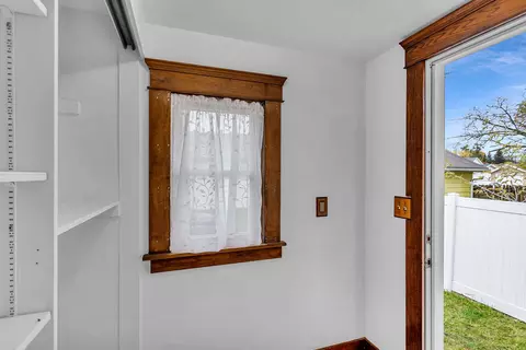 556 Orange St, Jackson, MI 49202 photo 17