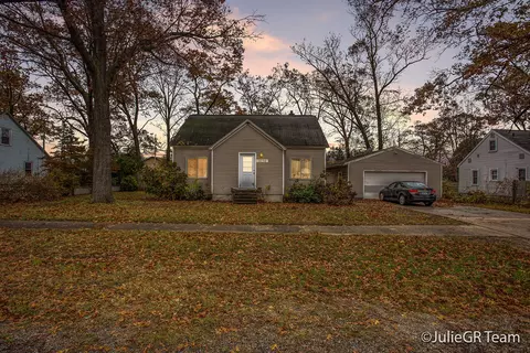 1639 Catherine Ave, Muskegon, MI 49442