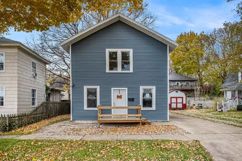 205 Main St, Buchanan, MI 49107 photo 2