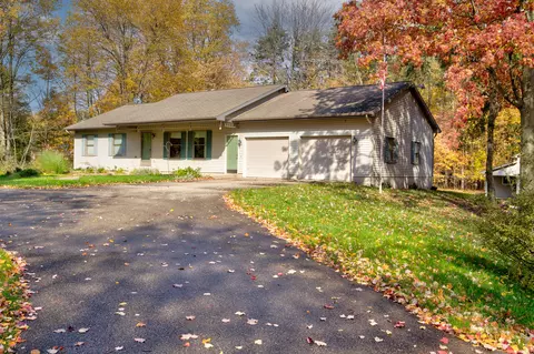 5220 Sand Dr, West Olive, MI 49460