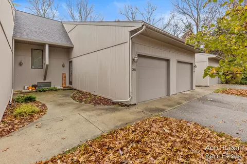 4795 Rockvalley Dr NE #47, Grand Rapids, MI 49525