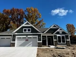 17442 Baltrusol Dr, Spring Lake, MI 49456