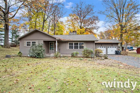 4756 Woodland Ct, Coloma, MI 49038