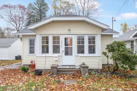 2256 Blodgett St, Muskegon, MI 49441