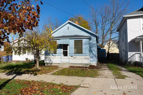 873 4th St NW, Grand Rapids, MI 49504