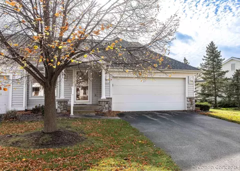 290 Shoreside Dr N SE, Grand Rapids, MI 49548