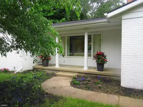 1065 Thornapple River Dr SE, Ada, MI 49301