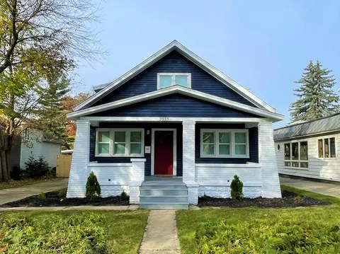 2033 Swensberg Ave NE, Grand Rapids, MI 49505