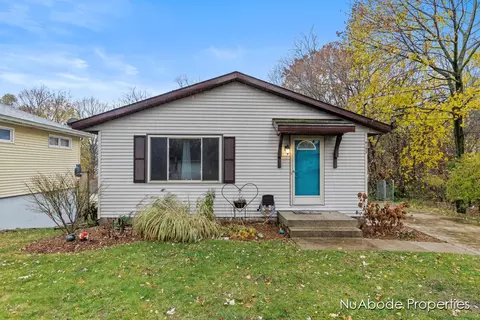 4153 Hillsdale Ave NE, Grand Rapids, MI 49525