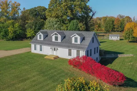 13493 S Cleveland Ave, Buchanan, MI 49107