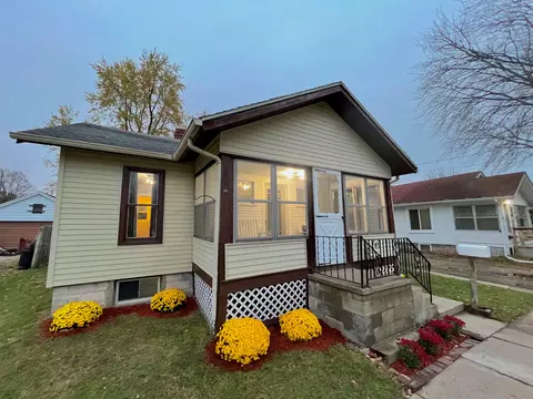 811 E Madison St, Hastings, MI 49058