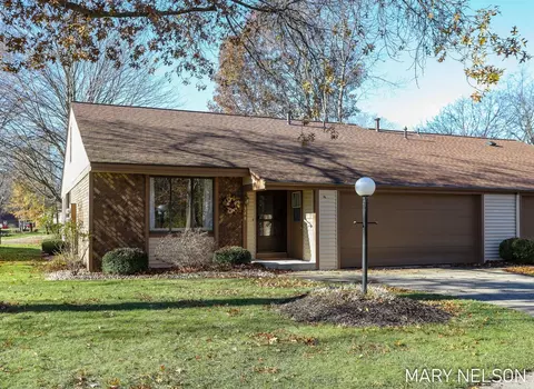 344 Aniline Ave N #4, Holland, MI 49424
