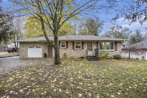 3276 Woodbine Ave SW, Grandville, MI 49418