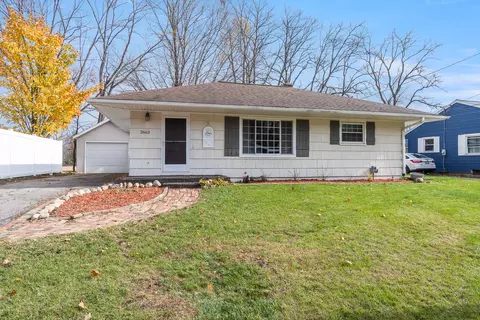 2663 Fairway Dr, Jackson, MI 49201