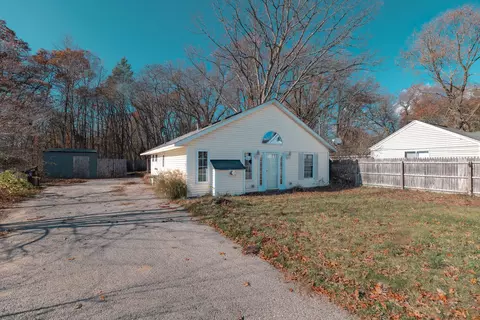 865 S Dangl Rd, Muskegon, MI 49442