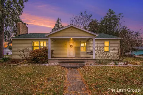 211 E First St, Ovid, MI 48866