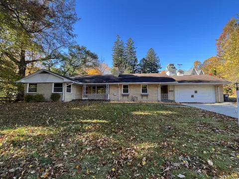 528 Prospect St, South Haven, MI 49090