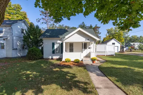 216 W Grand Traverse St, Big Rapids, MI 49307