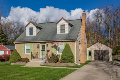3430 Iroquois Trl, Kalamazoo, MI 49007