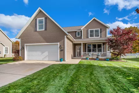 5891 Racine Dr, Stevensville, MI 49127