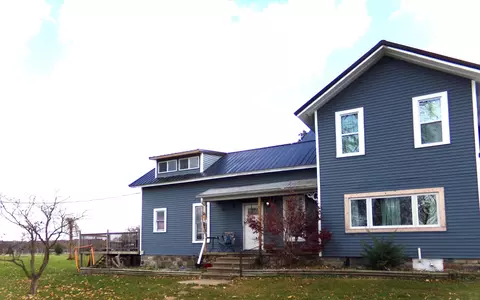 860 E Central Rd, Quincy, MI 49082 photo 2