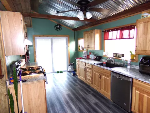 860 E Central Rd, Quincy, MI 49082 photo 8