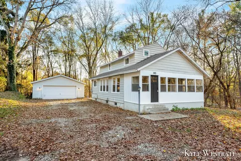 401 W South St, Greenville, MI 48838