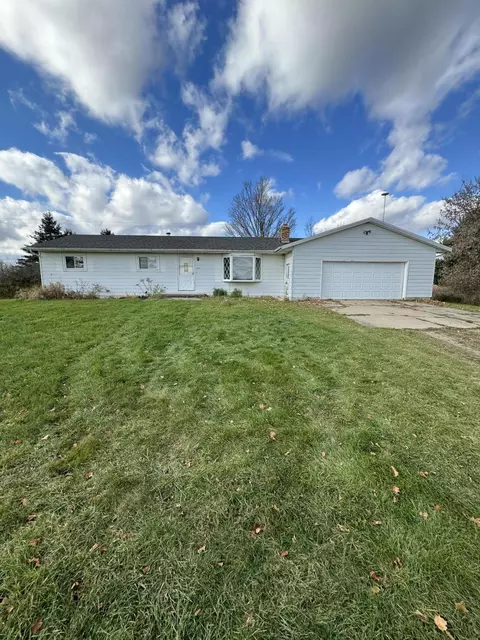 3135 N Bellamy Rd, Ionia, MI 48846
