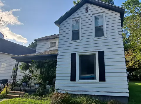 109 W St Joseph St, Paw Paw, MI 49079