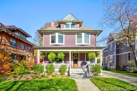 155 W 12th St, Holland, MI 49423
