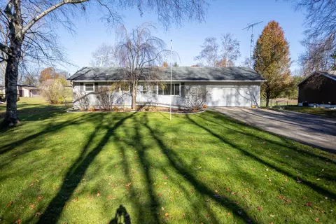 4880 Slayton Rd, Jackson, MI 49201