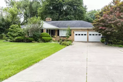 4405 Grand Prairie Rd, Kalamazoo, MI 49006