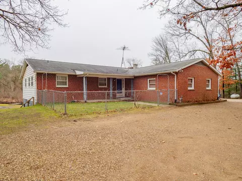 31861 42nd Ave, Paw Paw, MI 49079