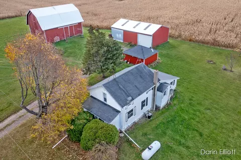 4739 Brayton Rd, Muir, MI 48860
