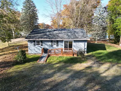 32169 Harold Ave, Colon, MI 49040