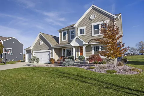 4050 Springmist Dr, Hudsonville, MI 49426