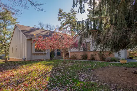 215 Woodwind Cir, Kalamazoo, MI 49006