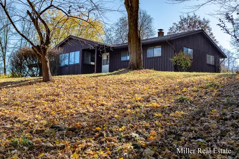 3721 Eckert Rd, Freeport, MI 49325 photo 3