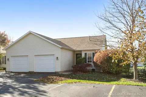 418 Lincoln Ridge Dr #19, Holland, MI 49423