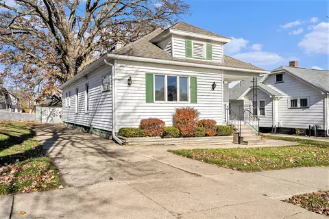996 Ireland Ave, Muskegon, MI 49441