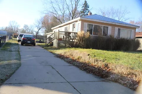 2054 Elmer Dr NE, Grand Rapids, MI 49525