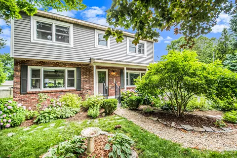 9813 Kassian Ct, South Haven, MI 49090