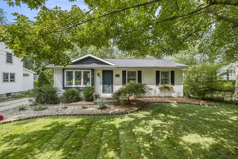 1341 Covell Ave NW, Grand Rapids, MI 49504