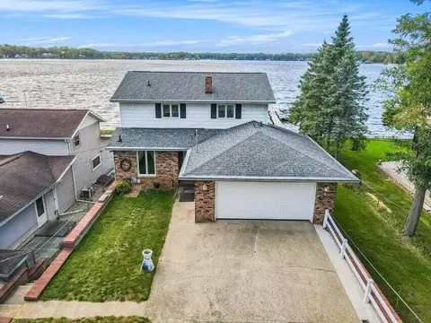 701 E Shore Dr, Battle Creek, MI 49017