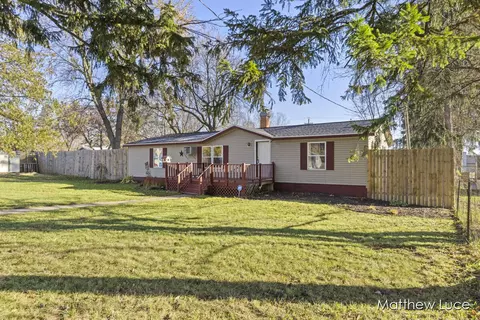803 S Parker St, Crystal, MI 48818 photo 3