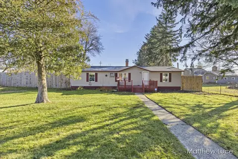 803 S Parker St, Crystal, MI 48818 photo 5