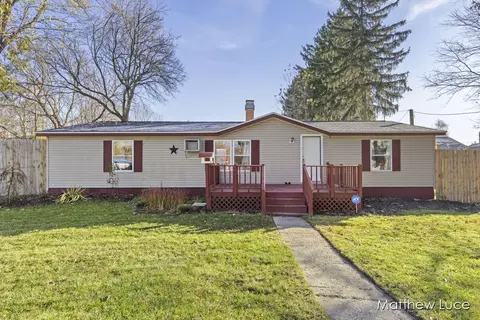803 S Parker St, Crystal, MI 48818 photo 4
