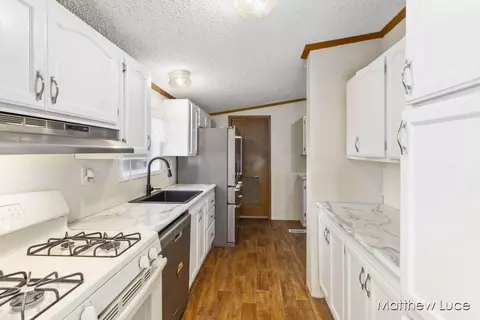 803 S Parker St, Crystal, MI 48818 photo 11