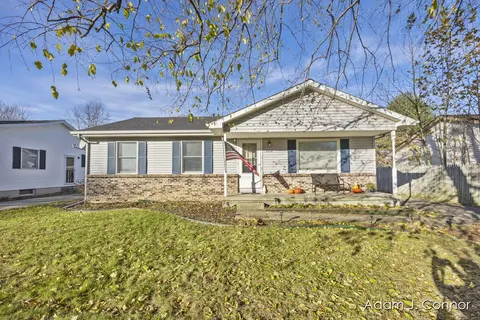 1014 Greenwood St, Middleville, MI 49333